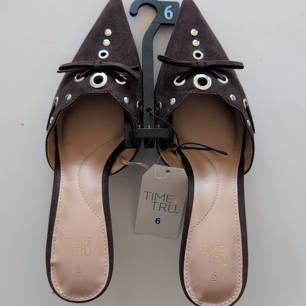 Brown Grommet Style Pointy Toe Mules Women’s Size 6 High Heels New Never Worn